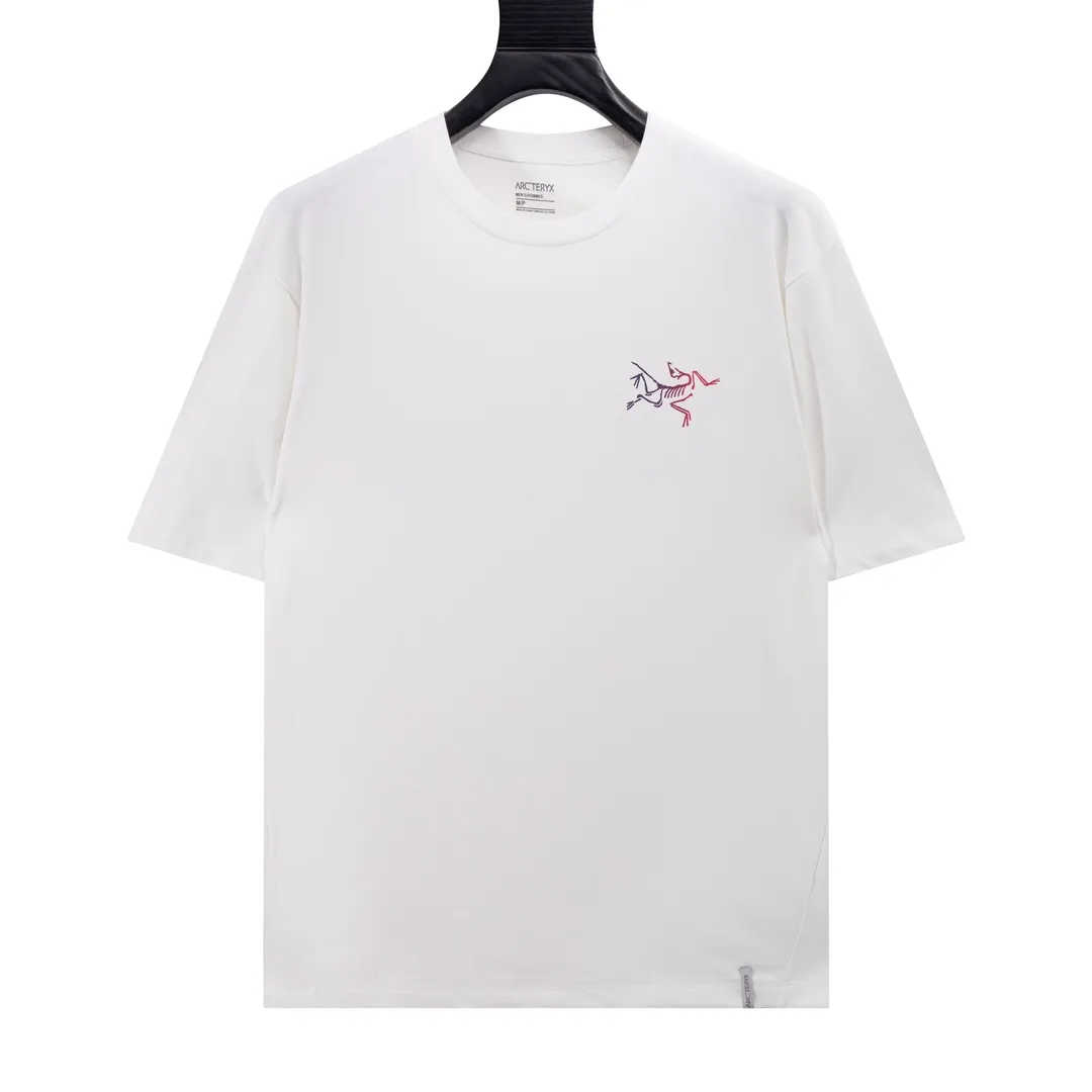 85。 ，1 1 ， Arc’teryx ARC 24SS logo T 60 ， g 。 Breathable， ， ， 。 logo ， 。 ， 。 ， ， ， ， :XS-L